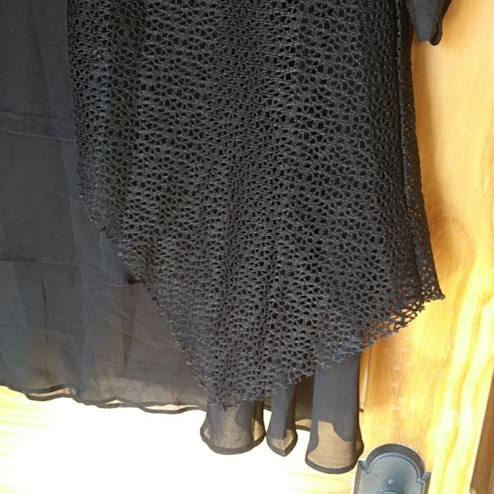 Style & Co 2X Lace and Ruffle Tunic - Picture 2 of 11
